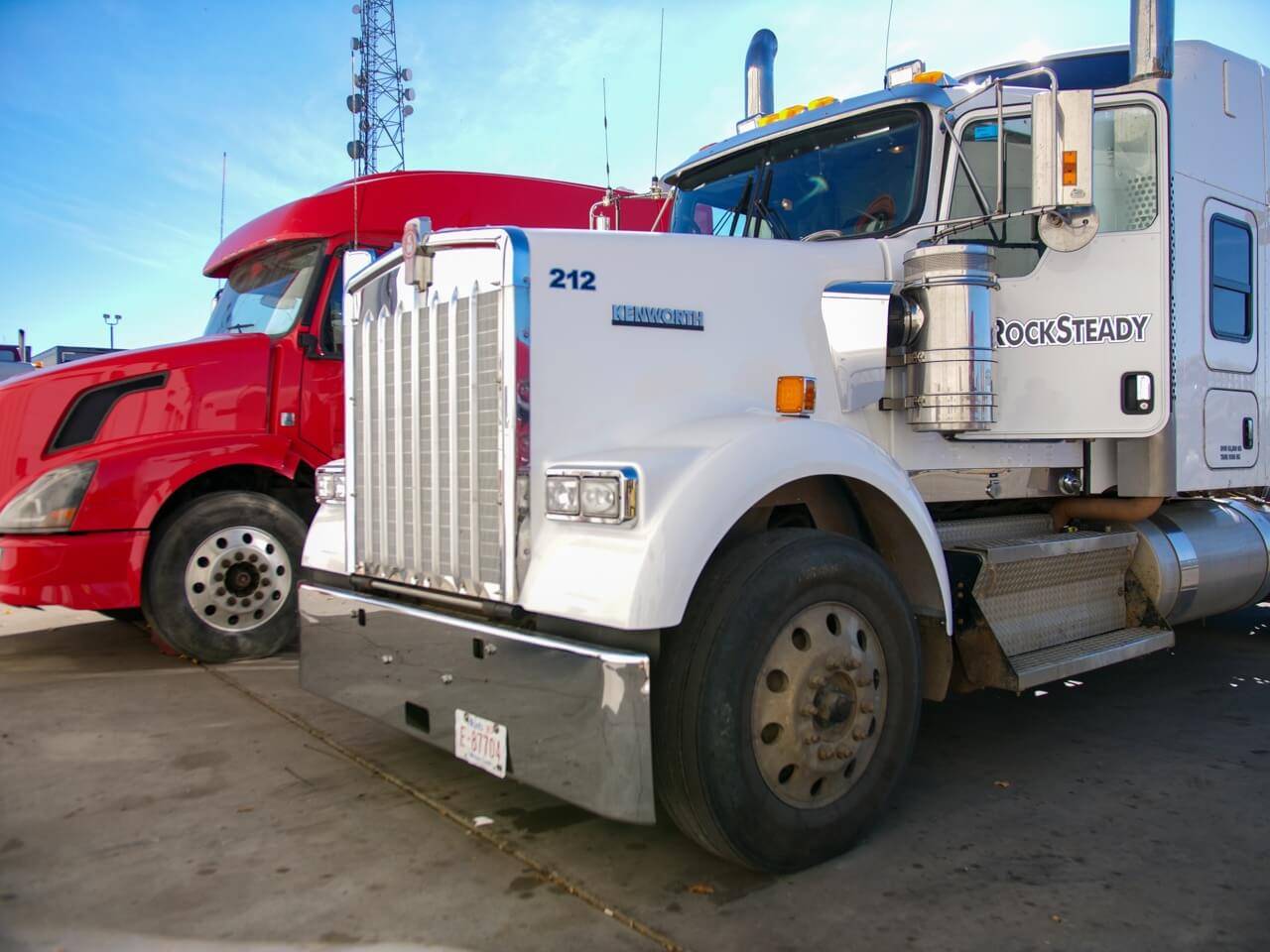 Ultimate Guide: Kenworth T680 (MPG, Lifespan, Performance & More)
